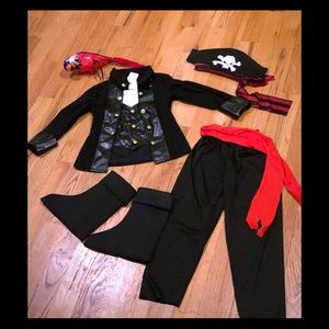 Boys complete pirate costume size med 7/8